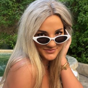 Meet your Posher, Macy